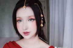 娱乐吃瓜酱化妆,变身时尚达人! 娱乐吃瓜酱化妆,变身时尚达人!